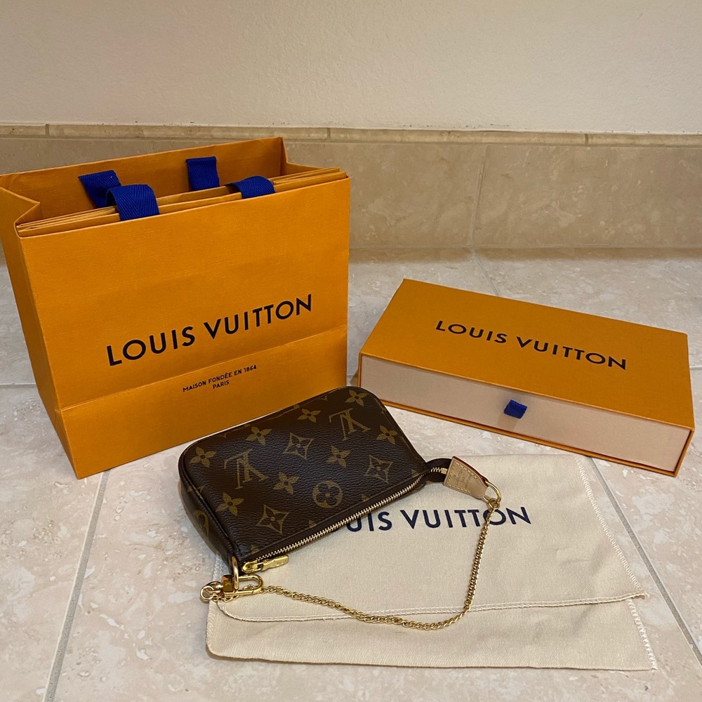 LV MINI POCHETTE